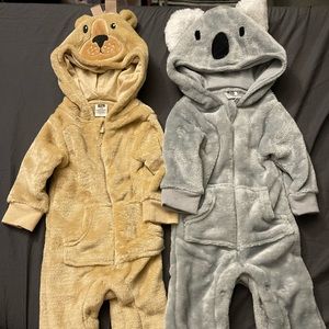 2 animal onesies (lion and koala), size 3-6 months but fits like 0-6